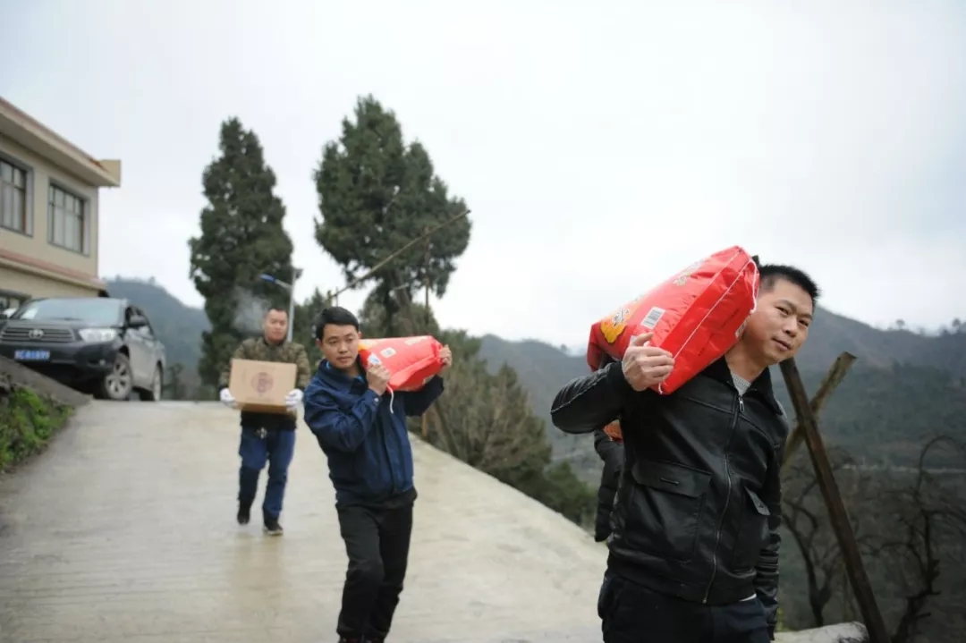 生命不息，愛心不止——貴州美女黄页网站集團廣泛開展訪貧問暖活動